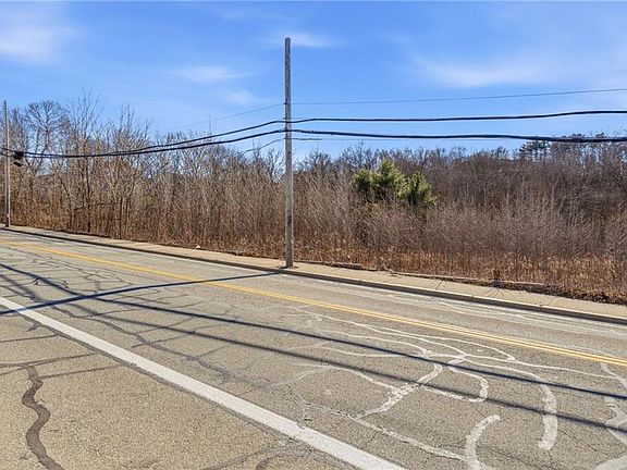 5th image of 413 Manville Rd