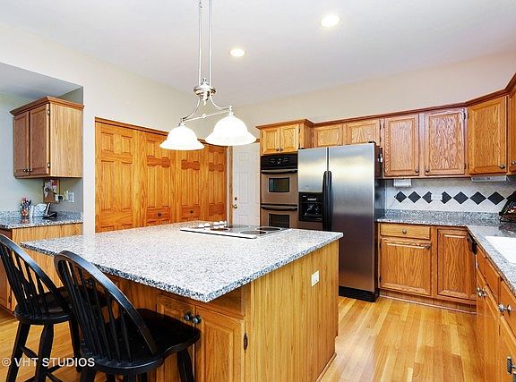4th image of 140 Thorne Grove Dr