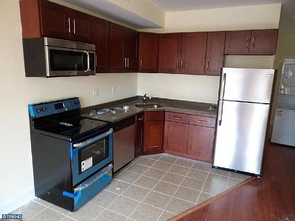 4th image of 676 N 33rd St #2