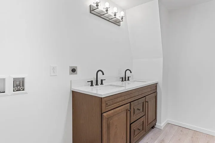 9 Charles St — Photo 18