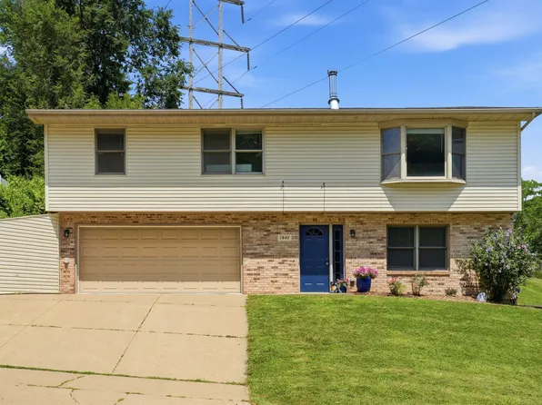 1947 Amelia Dr, Dubuque, IA 52001