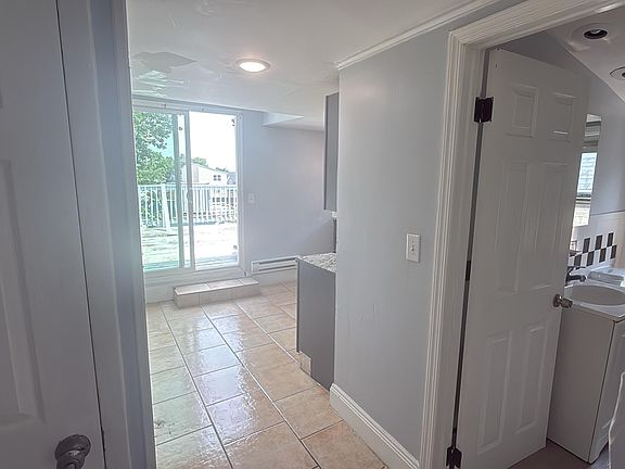 3rd image of 182 Dewey St #B