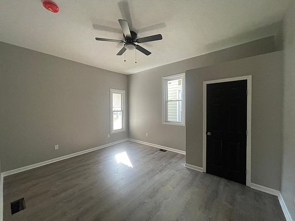 Bedroom #2 (1 closet)
