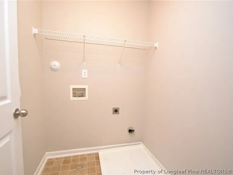 7830 Clover Creek Ct — Photo 20