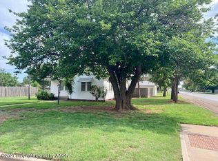 500 Avenue F SE, Childress, TX 79201