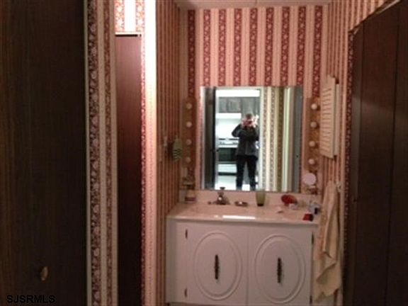 5th image of 935 Ocean Ave APT 321