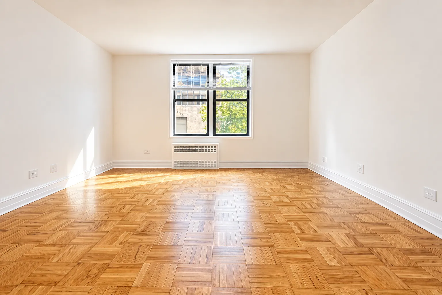 151 West 16th Street — Photo 1