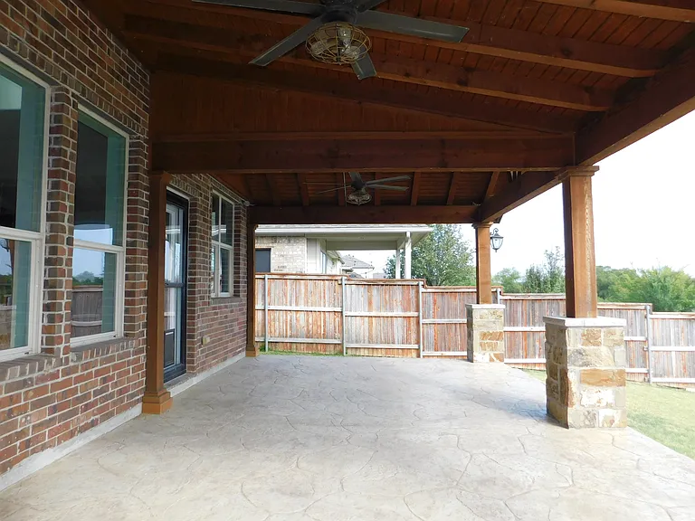14904 Riverside Dr — Photo 30
