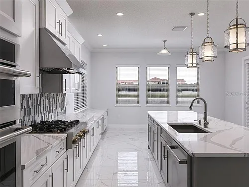 10511 Royal Cypress Way Photo 1