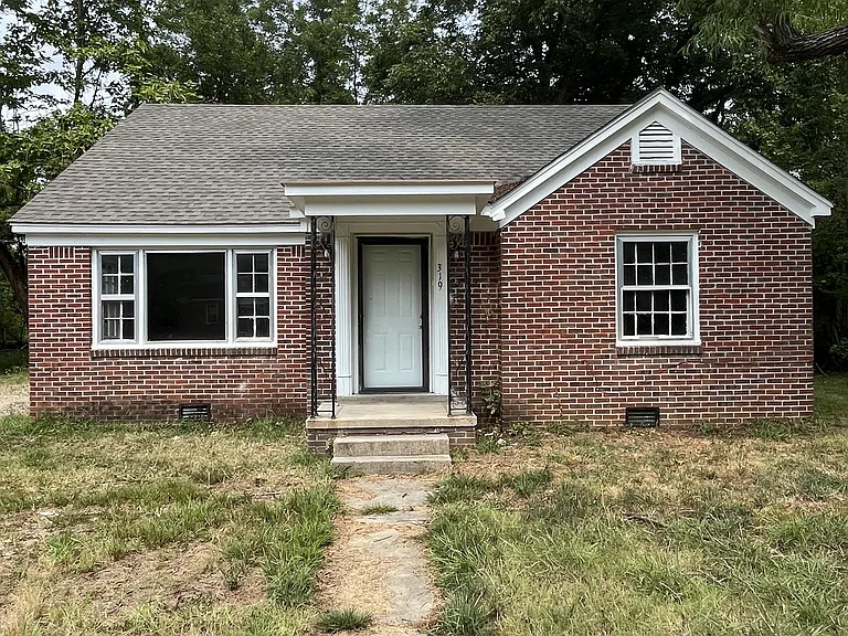 319 W Cooper St — Photo 1