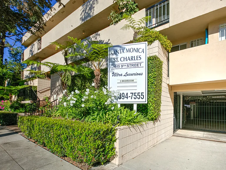 Santa Monica St. Charles — Photo 5