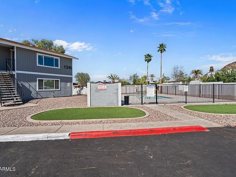 1346 E Mountain View Rd #208 — Photo 31
