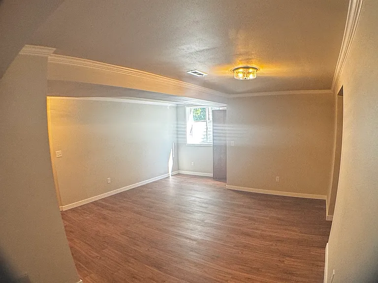 Daylight basement with great space for 3rd bedroom, family room, or hobby space (17 x 15feet)