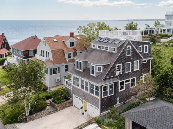 46 Holbrook Ave, Hull, MA 02045