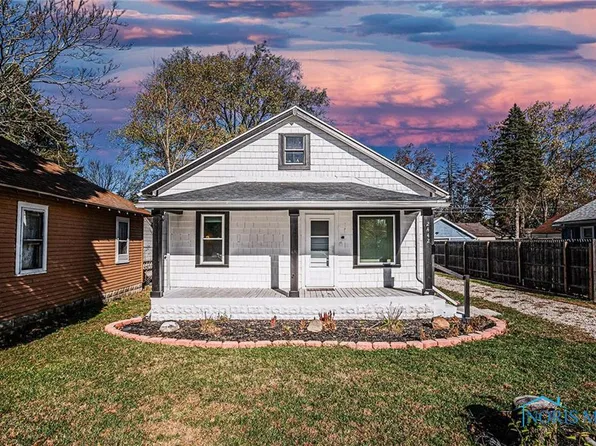2442 Murray Dr, Toledo, OH 43613