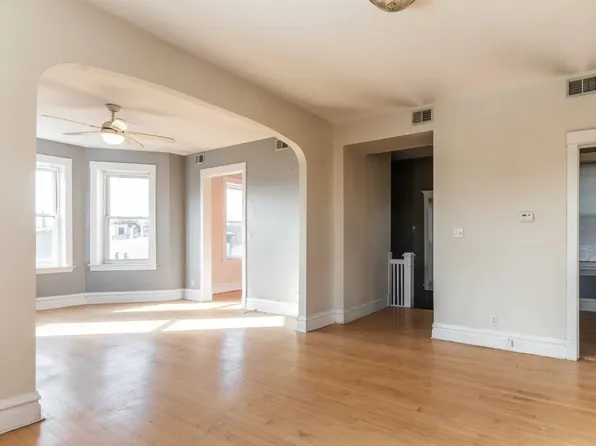 2042 W Armitage Ave #3F, Chicago, IL 60647