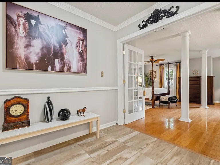 81 Hampshire Ct — Photo 11