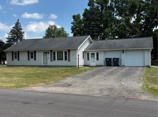 12 Willow St, Big Flats, NY 14814
