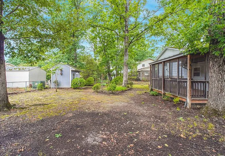 408 Deerwood Dr — Photo 28