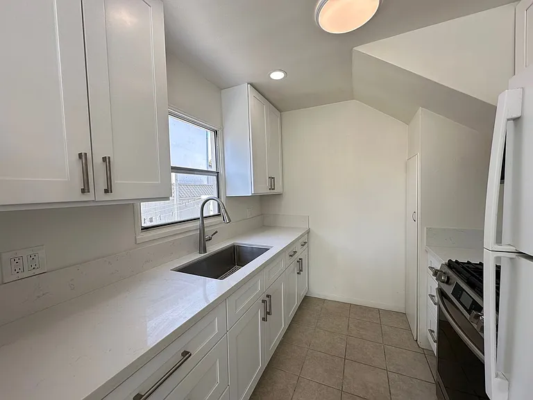 226-232 W Mason St — Photo 7