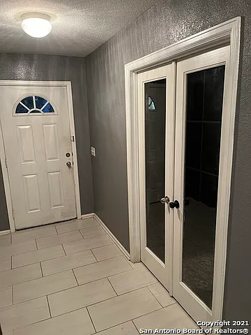 4 bed, 2.5 bath, 2431 sqft, $2,100 — Photo 3