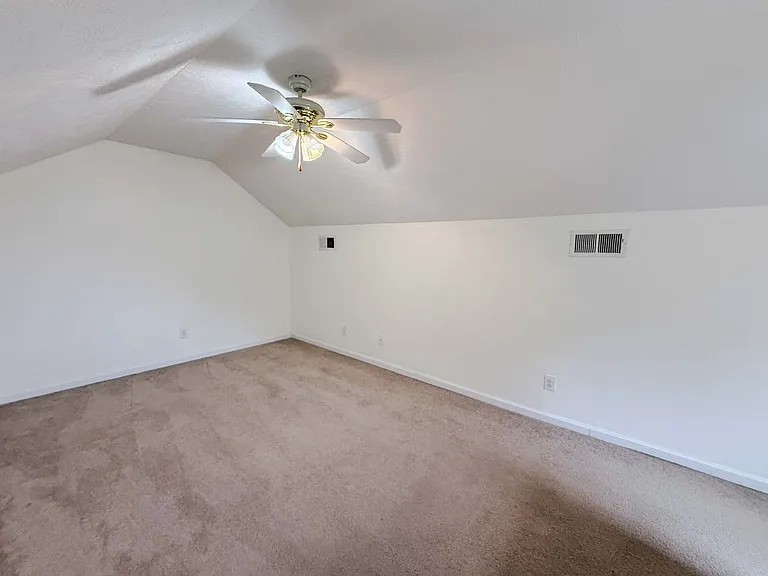 7704 Redwood Ave — Photo 6