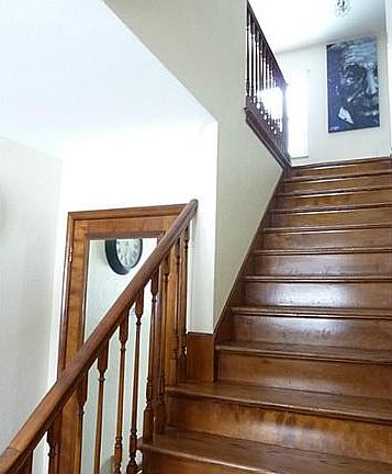 3rd image of 2704 Middlesex Dr