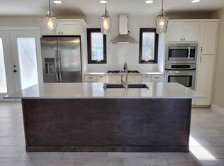 1006 N Kansas St, Springdale, AR 72764