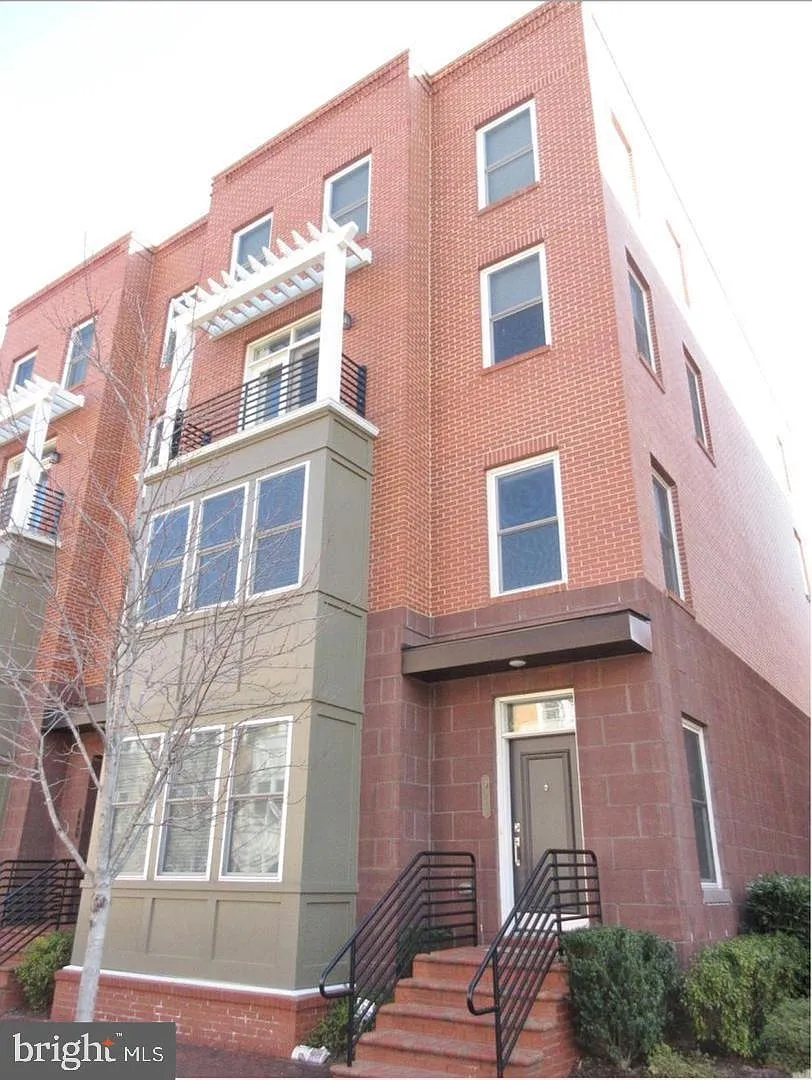 Potomac Yard — Photo 1