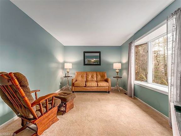 4th image of 75 Hidden Woods Ln