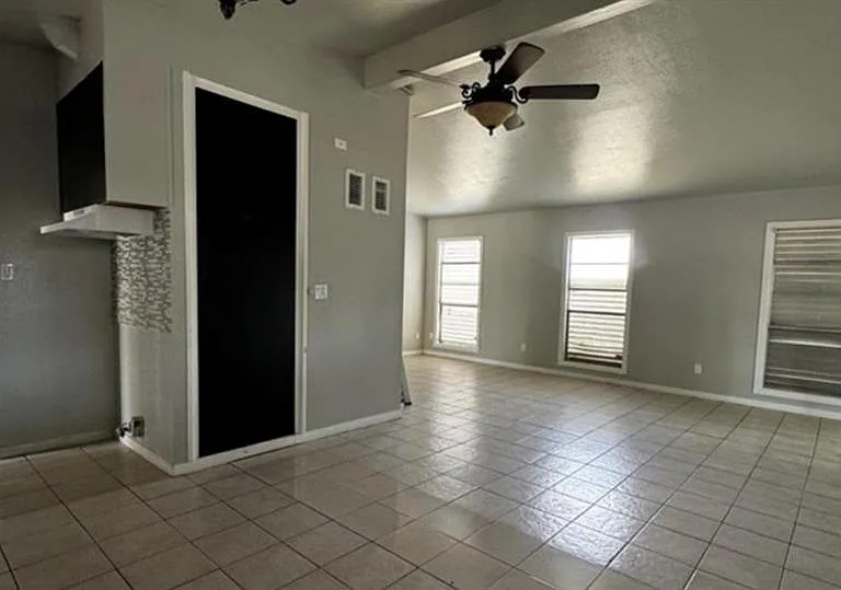 1822 E Madison Ave — Photo 12