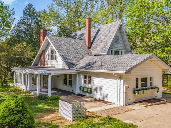 1207 Van Buskirk Rd, Anderson, IN 46011