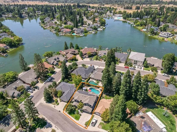 764 E Wood Duck Cir, Fresno, CA 93730