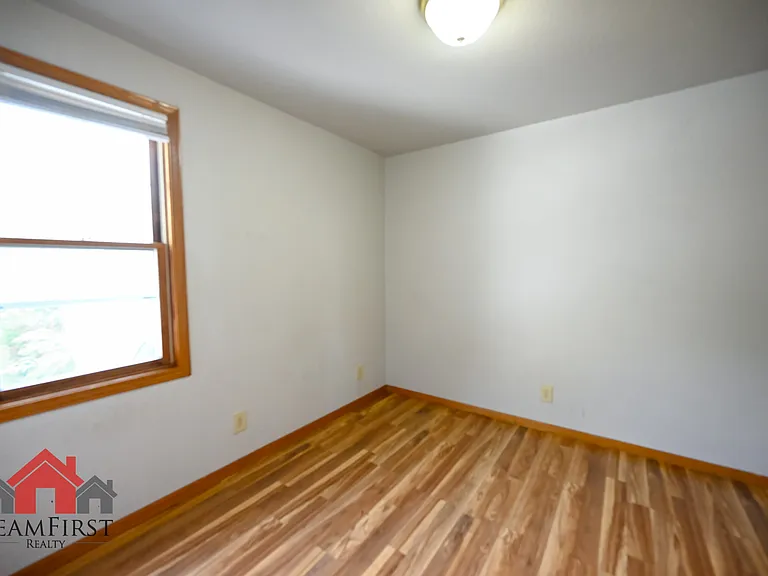 608 Central St — Photo 10