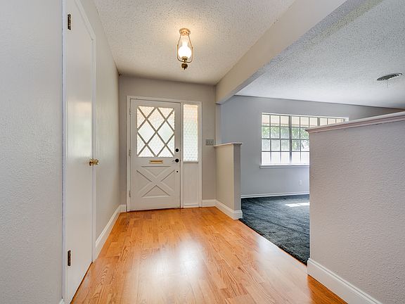 4th image of 5821 Diamond Oaks Dr S