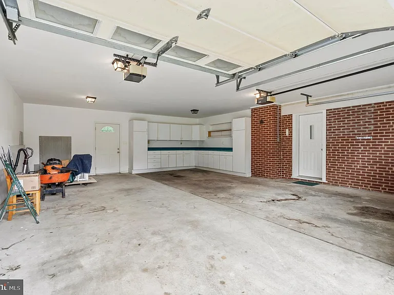 5233 Kerger Rd — Photo 35