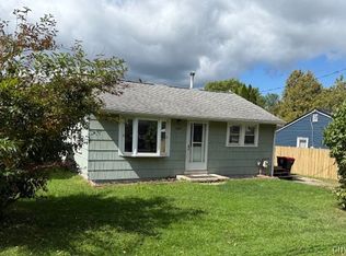 609 Webber Dr, Chittenango, NY 13037