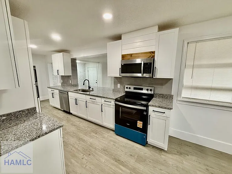 204 N Palm St — Photo 26