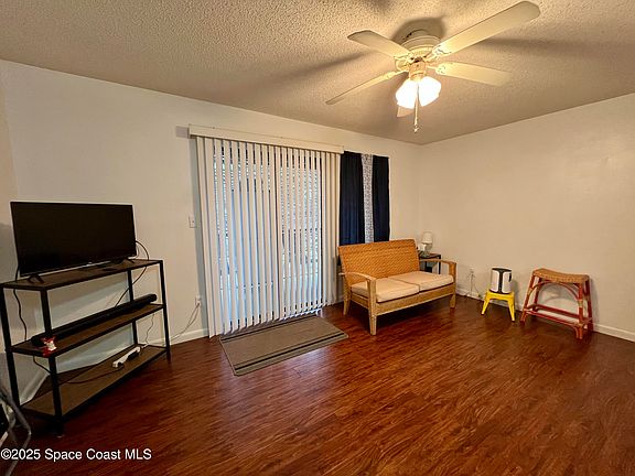 5th image of 3580 Sable Palm Ln Unit A