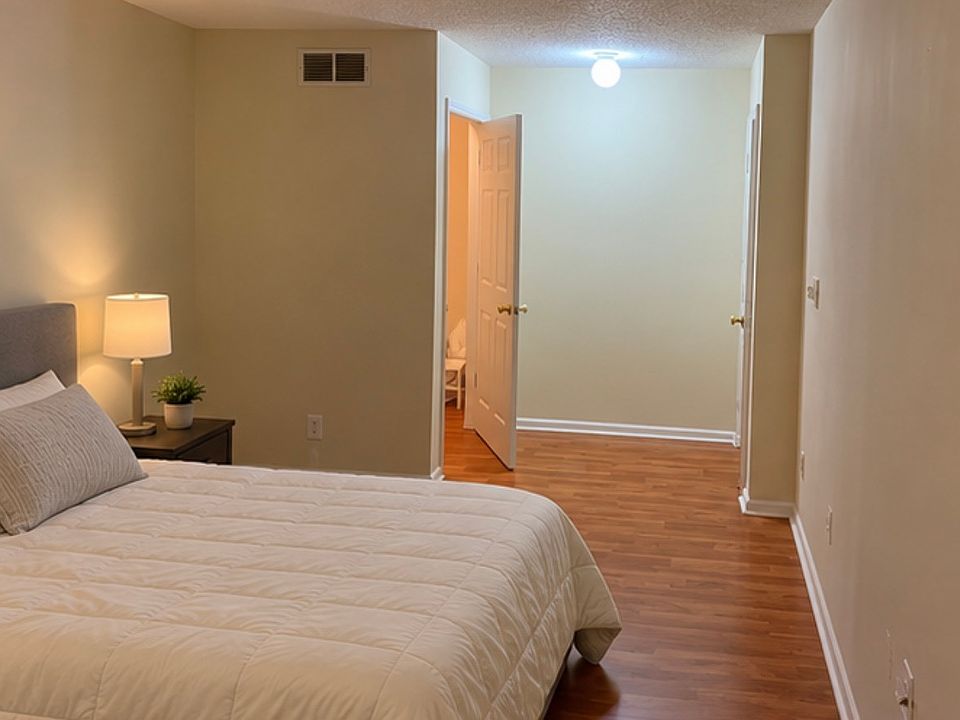 2nd image of 113 Prestwick Way