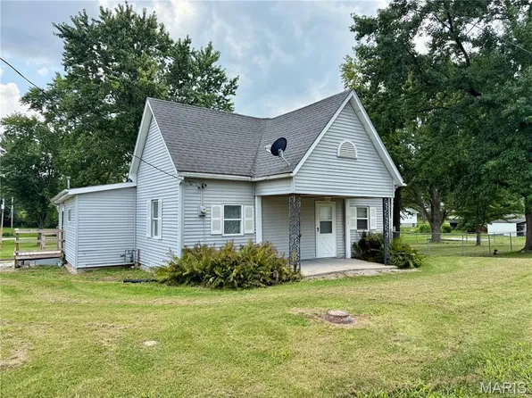 212 E 6th St, New London, MO 63459