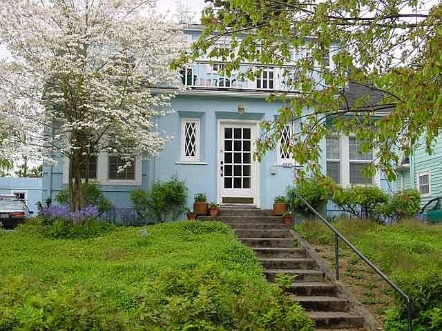 2445 NW Quimby Street, Portland