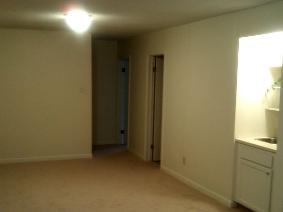 Huge Family Room w/Wet Bar