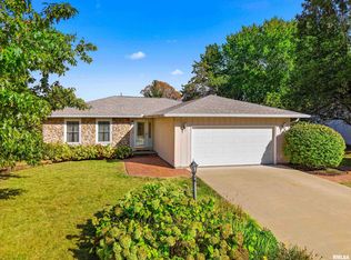 327 Arbor Vitae Dr, Metamora, IL