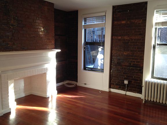 2nd image of 106 Greenwich Ave