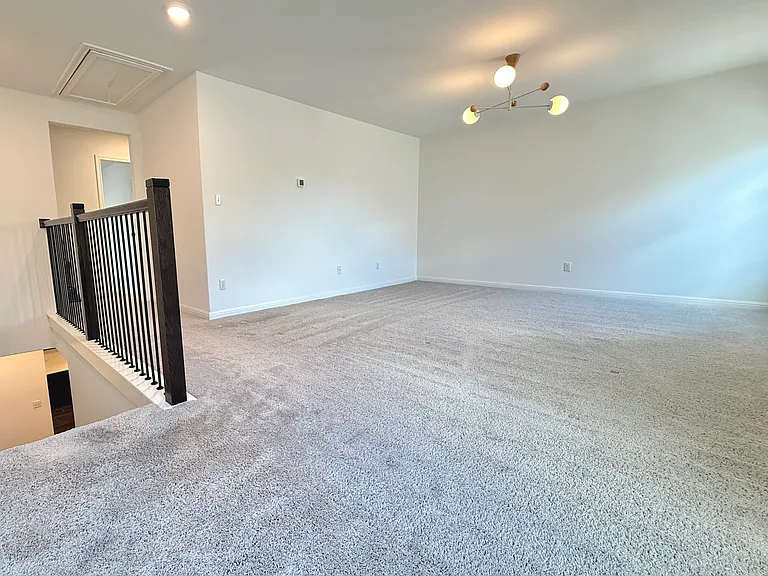 2609 Danbury Ln — Photo 13