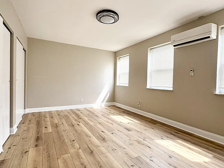 4250 Miami St #B2 — Photo 6