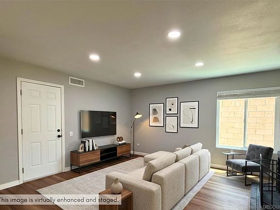 5th image of 3269 Carnell Ave