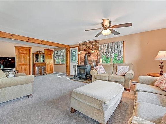 5th image of 76 Ivy Hill Rd