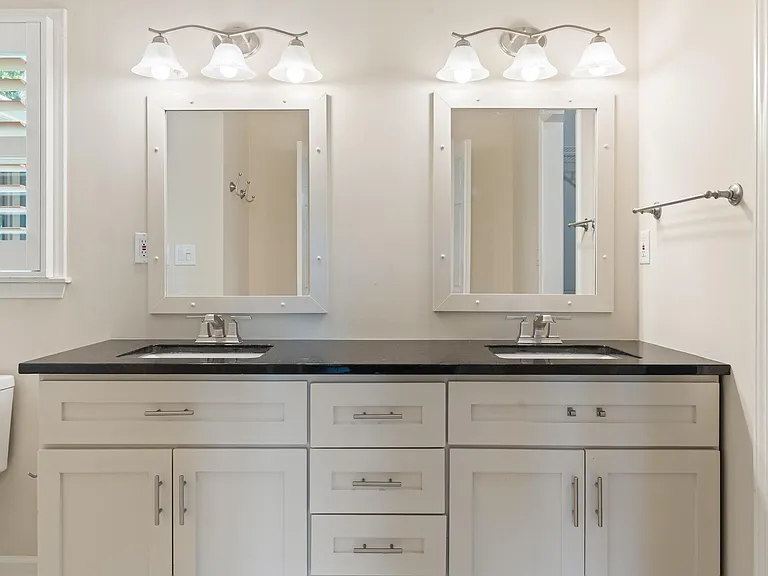 5249 Meadow Garden Ln — Photo 15